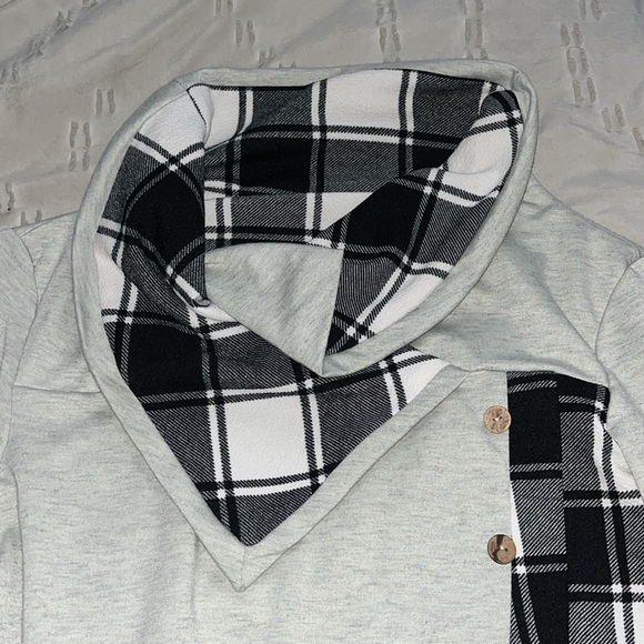 Dressfo top, size 8 beautiful black and white check - Picture 2 of 5